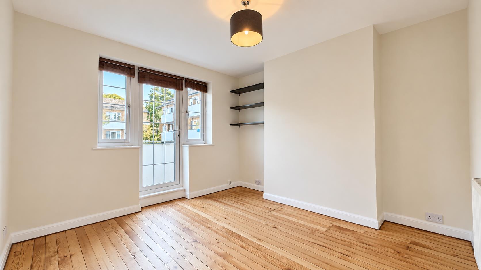 Flat Wilton Road in Greater London