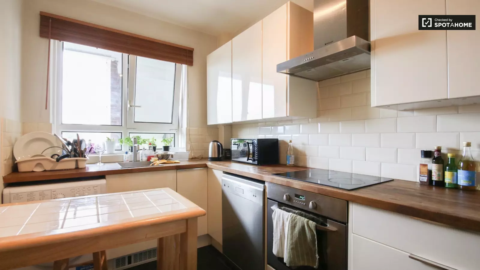 Room Parry Road in City of Westminster