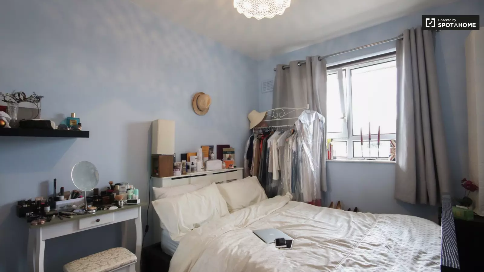 Room Parry Road in City of Westminster