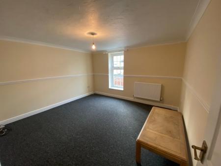 Flat Eastcott Hill in Swindon