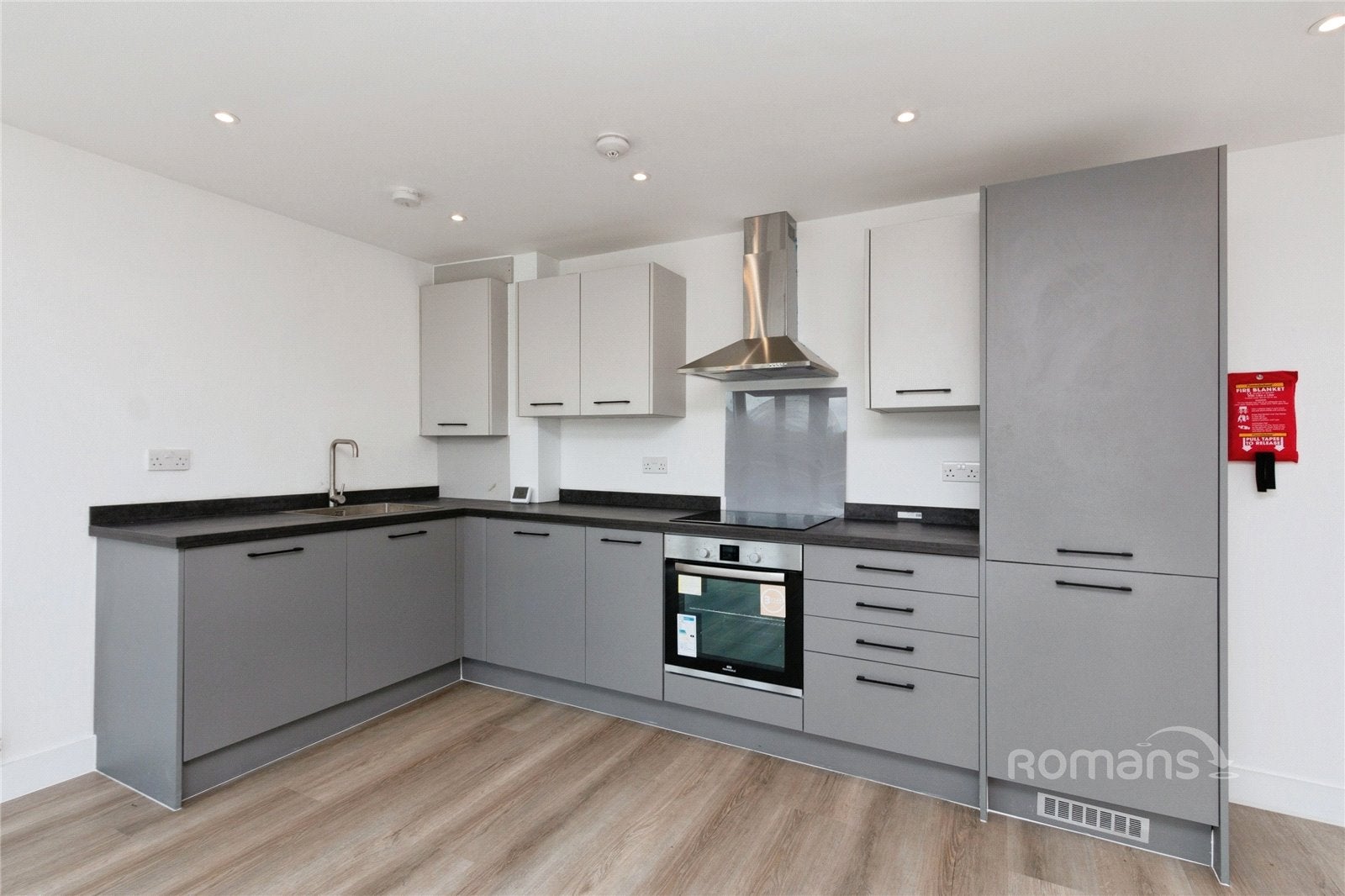 Flat Farnborough Road in Rushmoor