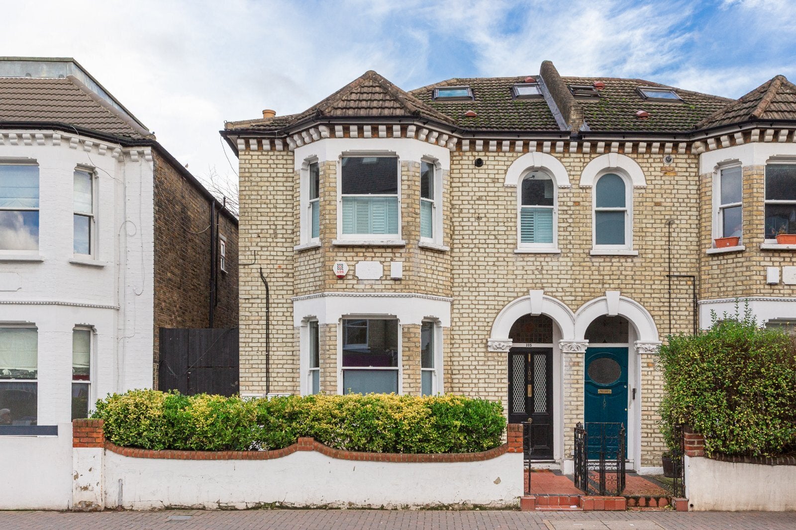 Flat Northcote Road in Greater London