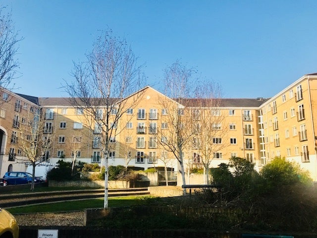 Flat The Dell in Southampton