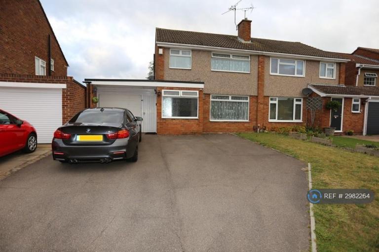 House Caldbeck Drive in Reading