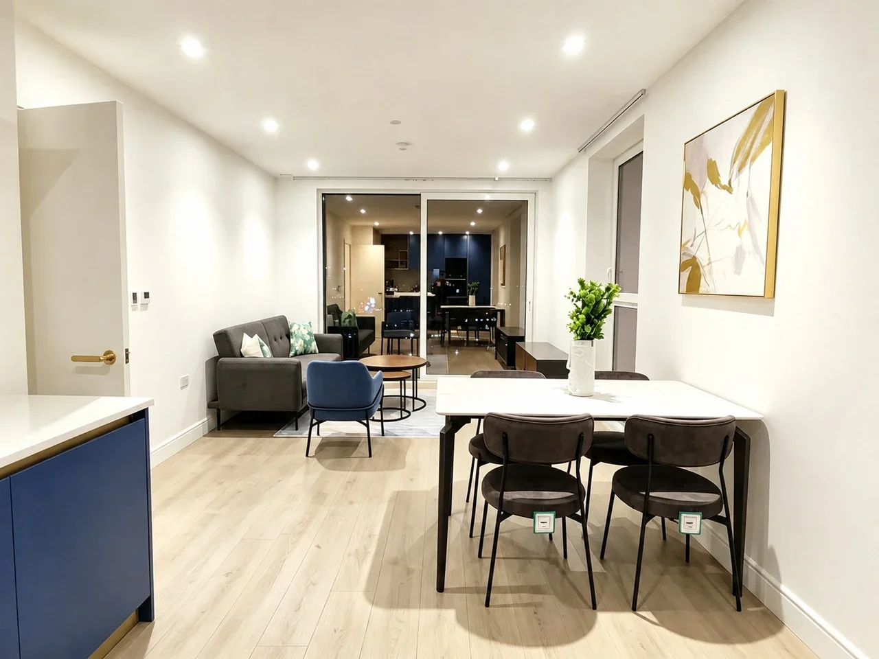 Flat Abbeydale Road in Greater London