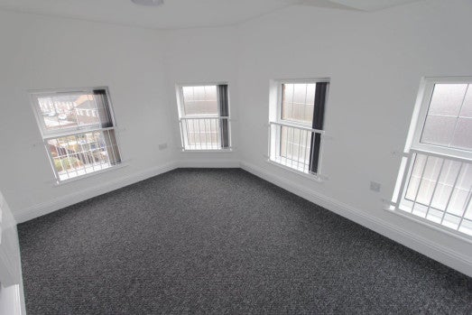 Flat Fancy Walk in Stafford