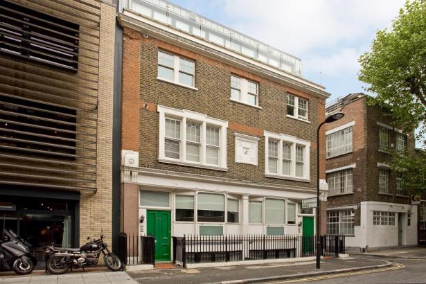 Flat Bevenden Street in Greater London