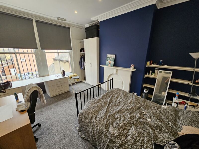 Flat Blandford Grove in Leeds