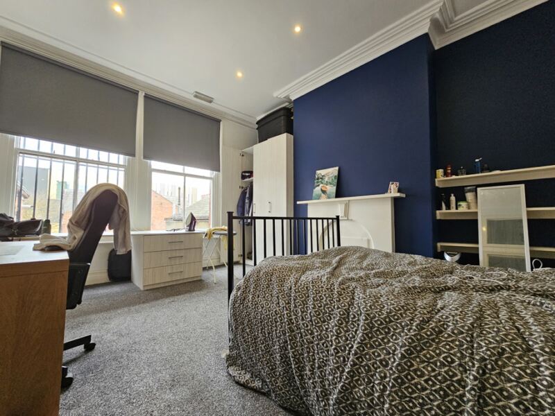 Flat Blandford Grove in Leeds