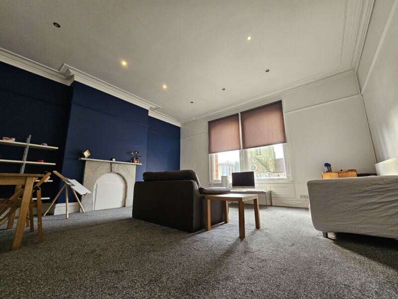 Flat Blandford Grove in Leeds