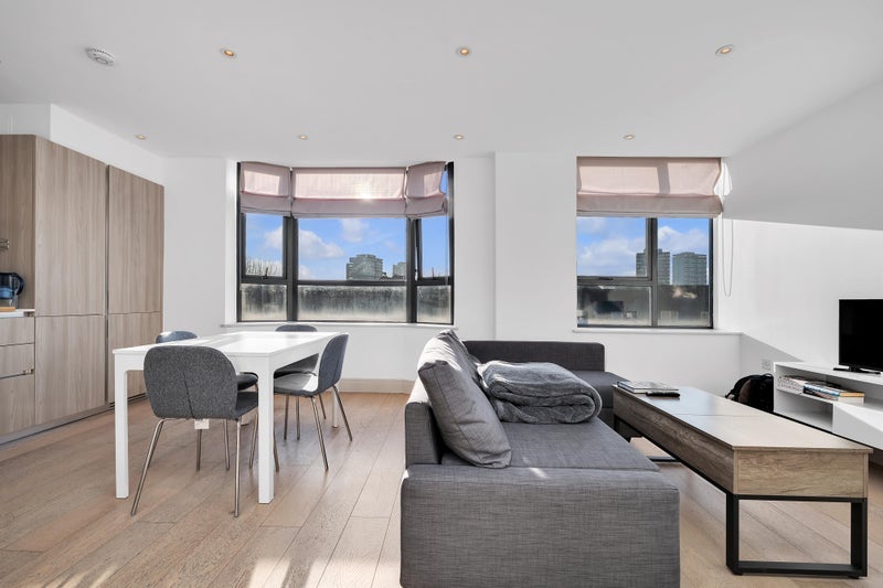 Flat York Road in Greater London