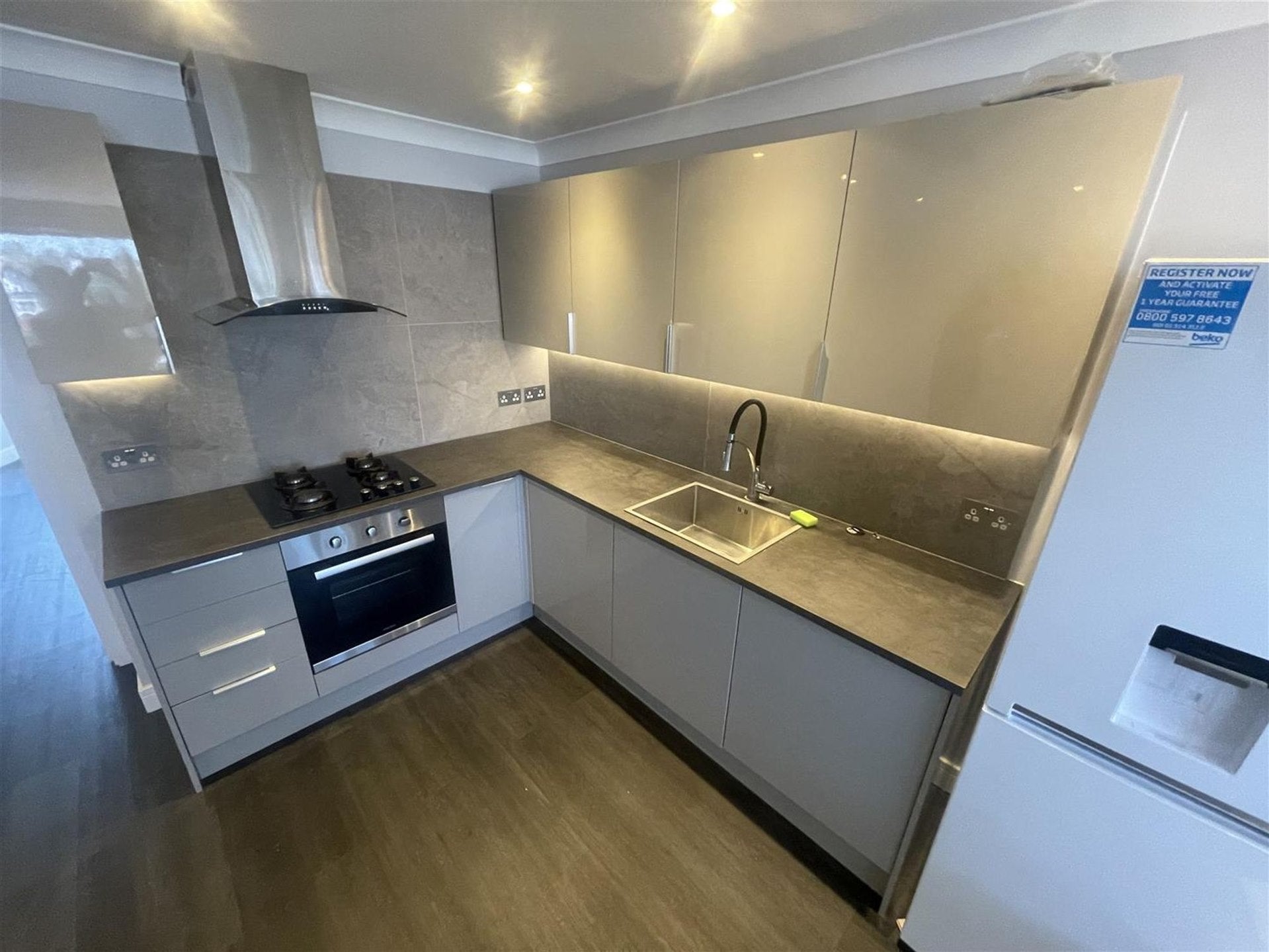 Flat Hendon Way in Greater London