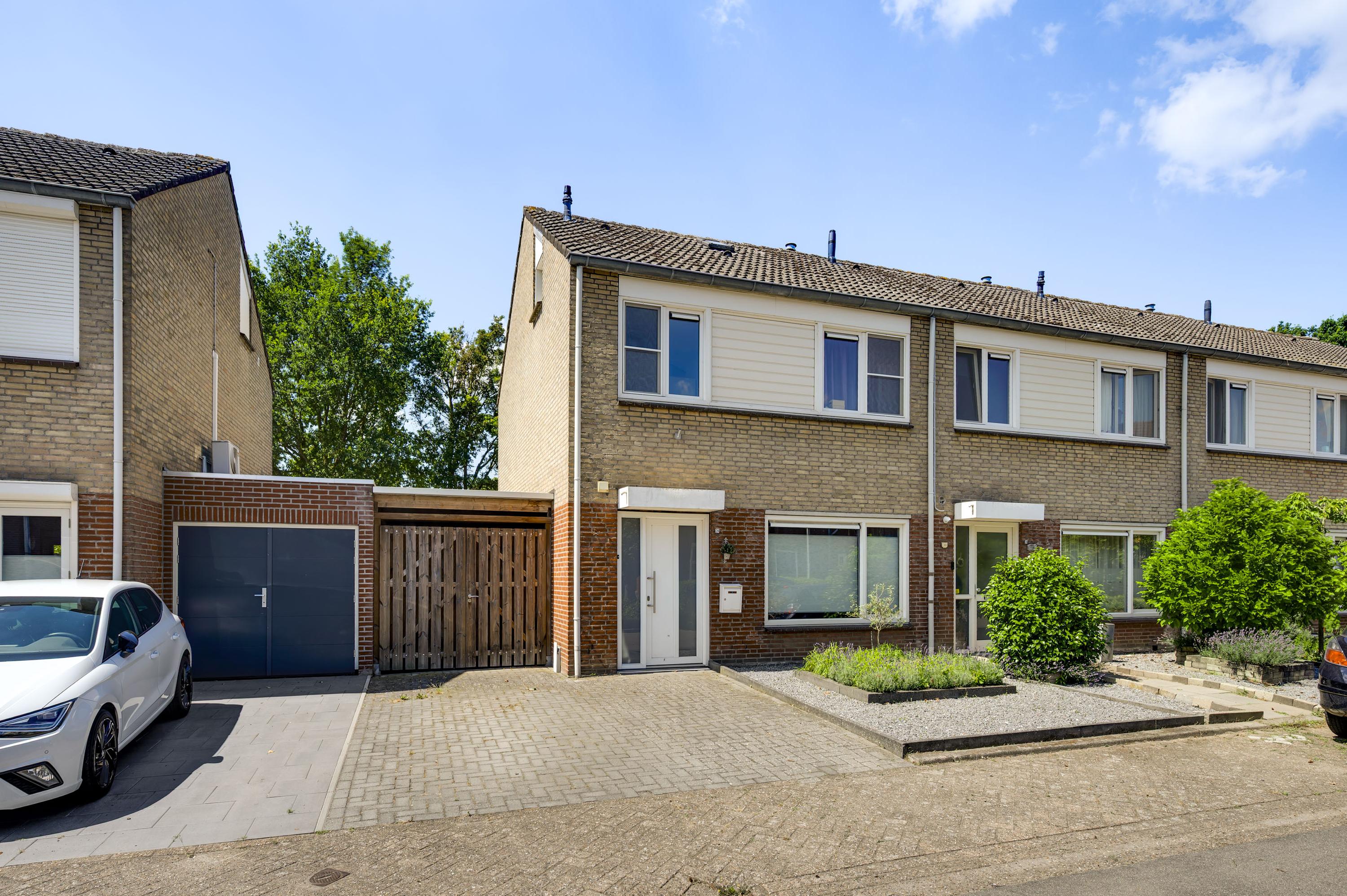Huis Bevelandselaan 26 in Heythuysen