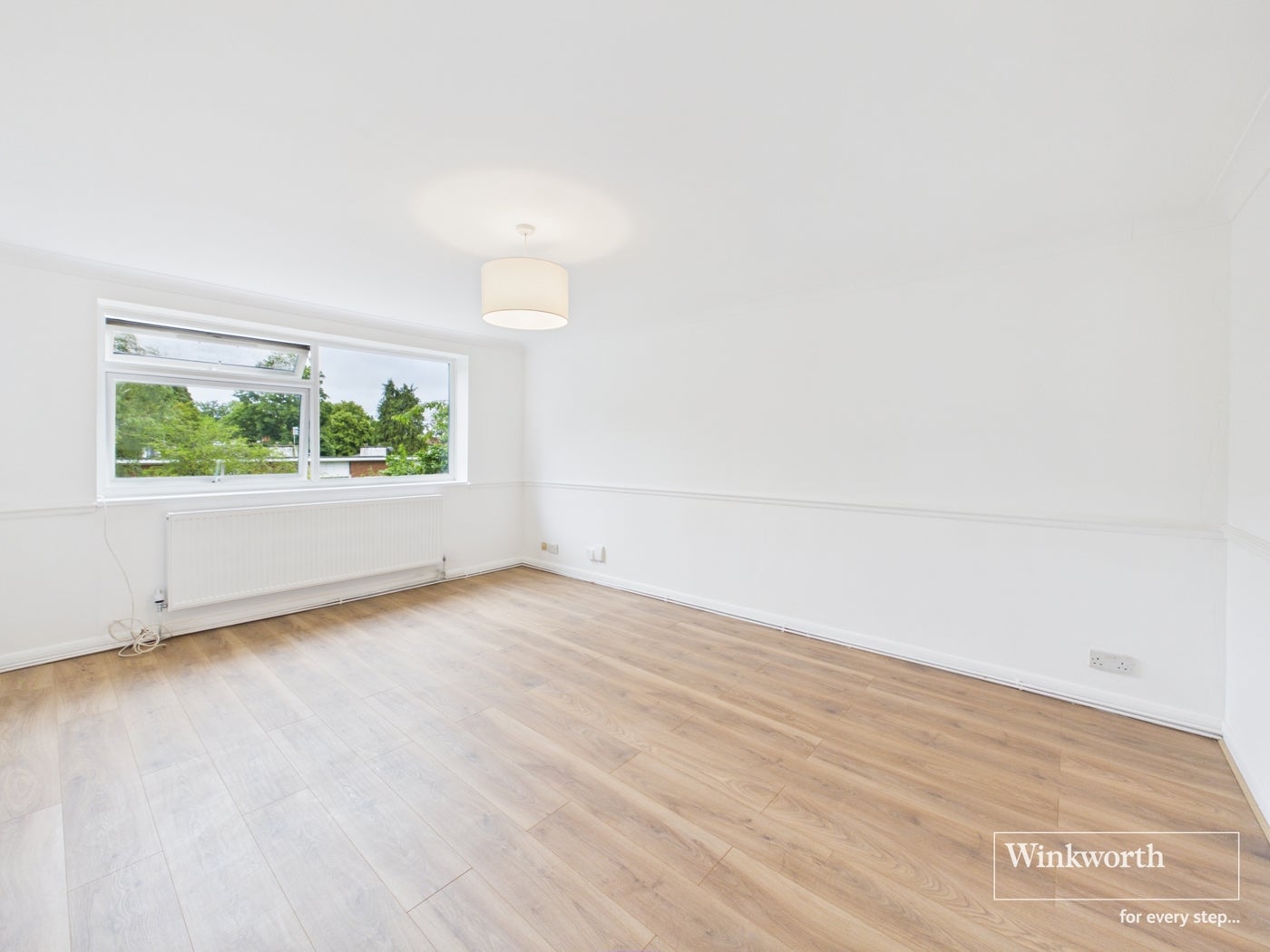 Flat Slough Lane in Greater London