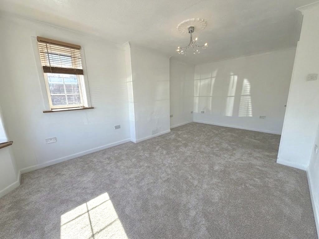 House Patricia Close in Eastleigh