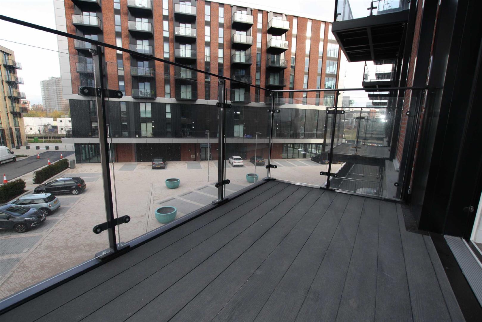 Flat Middlewood Street in Salford