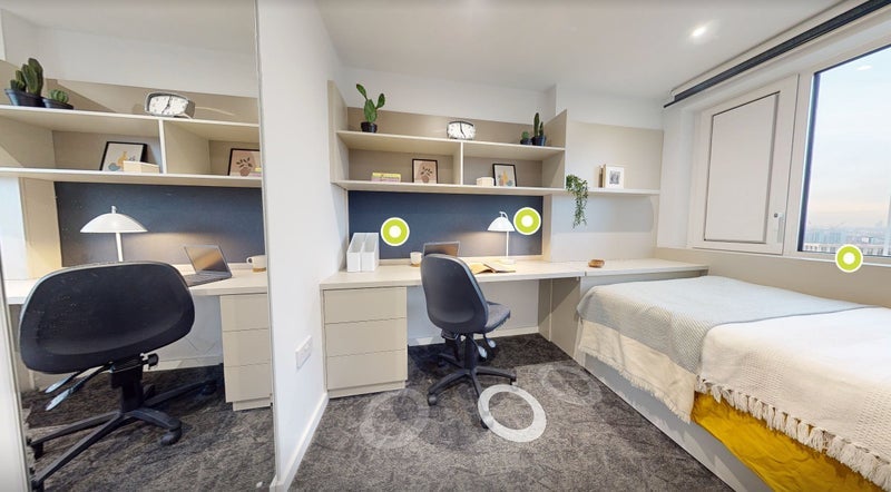 Room Miles Street in Greater London
