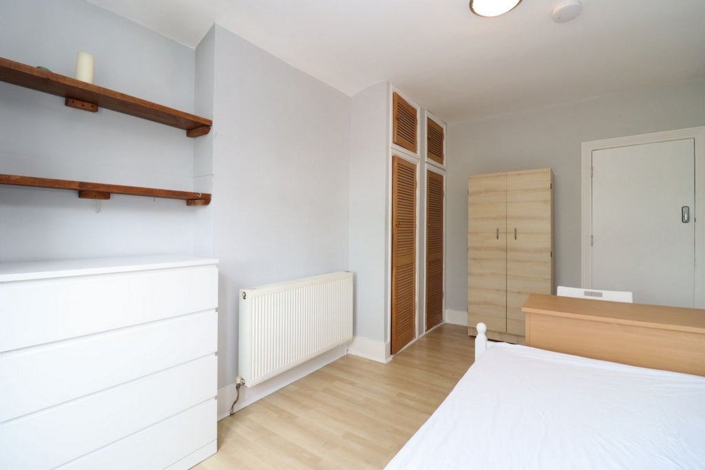 Room Globe Road in Greater London