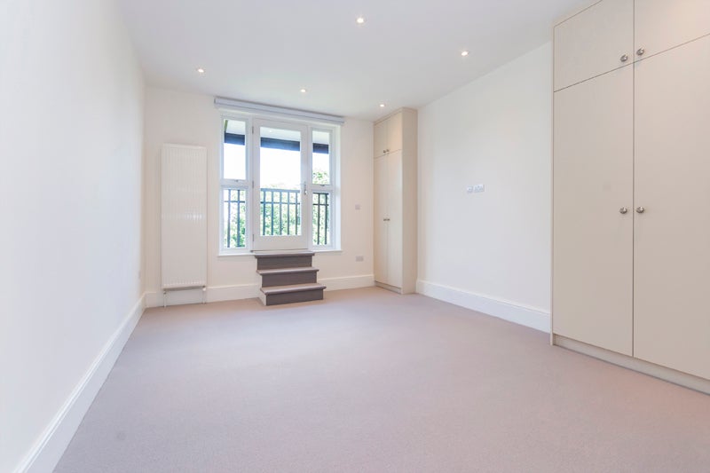 Flat Fitzjohn's Avenue in Greater London