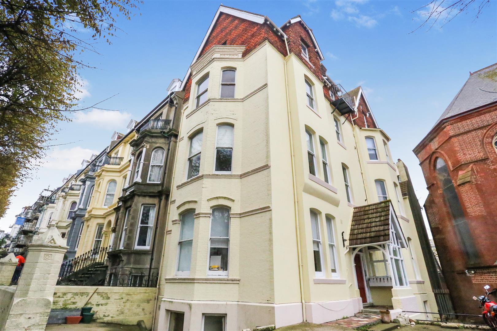 Flat Upper Rock Gardens in Brighton