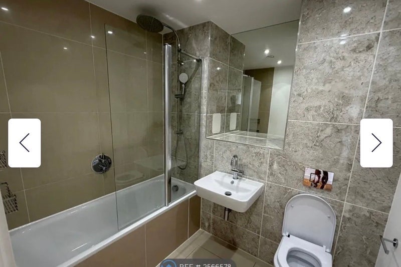 Room Leven Road in Greater London