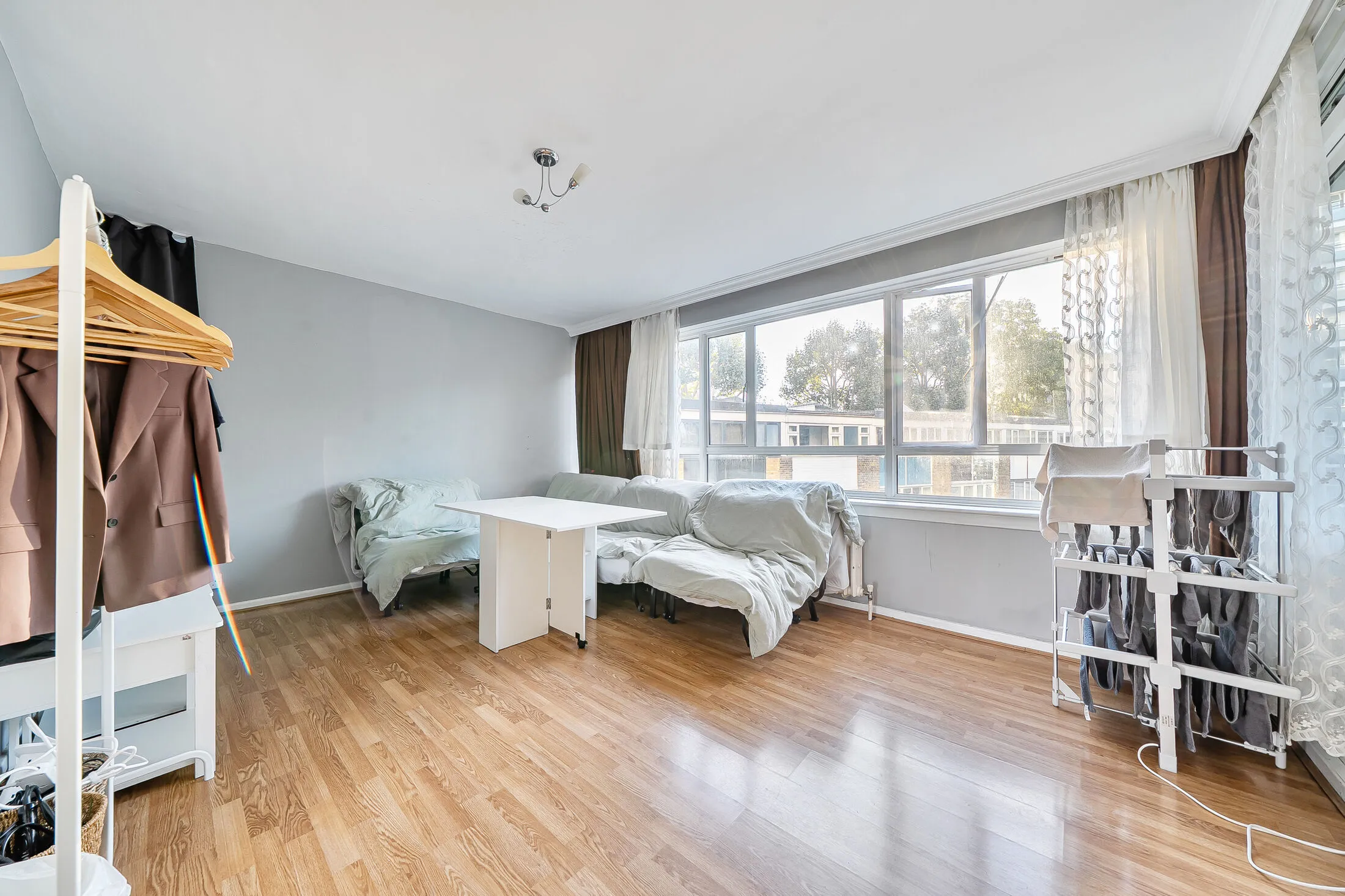 Flat Grosvenor Road in City of Westminster