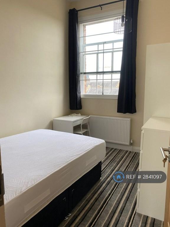 Room Queen's Road in Charnwood