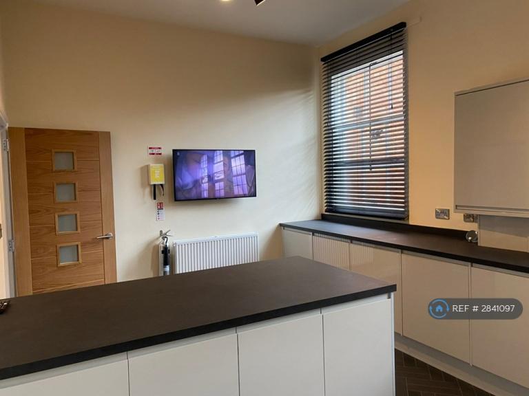 Room Queen's Road in Charnwood