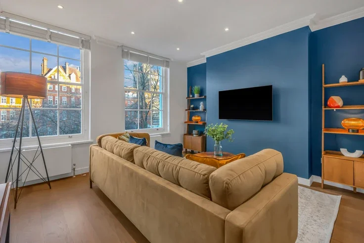 Flat Queen Square in Greater London