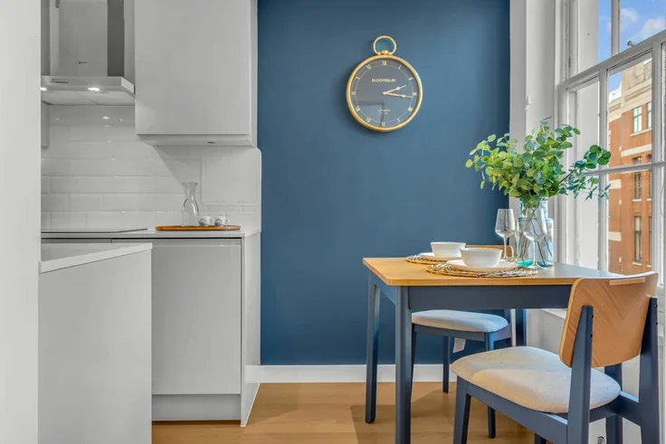 Flat Queen Square in Greater London