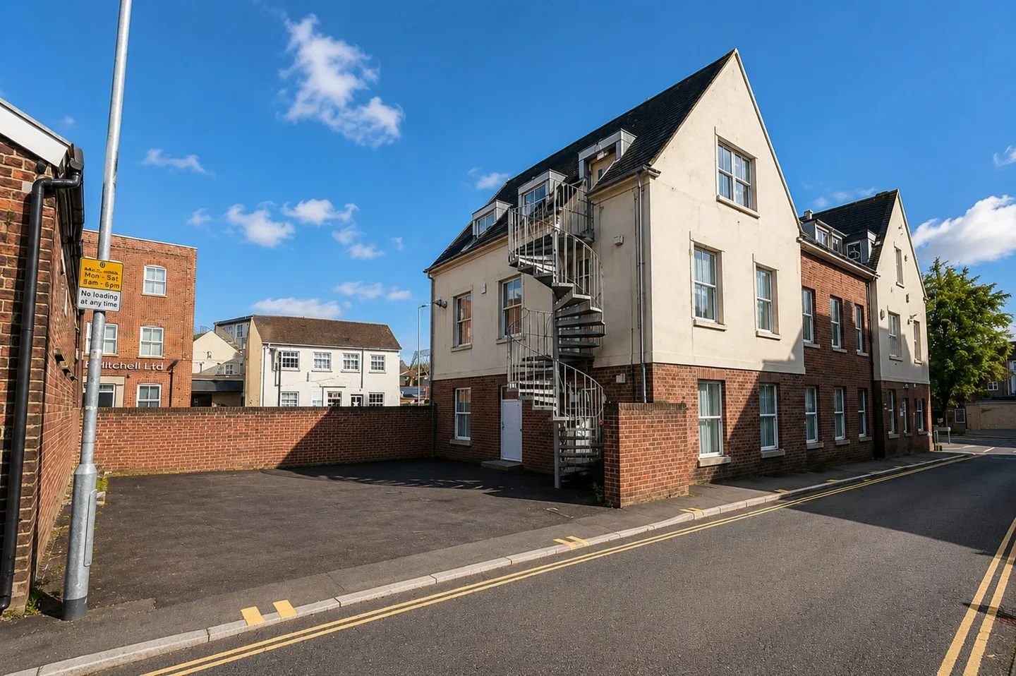 Flat Glebe Road in Chelmsford