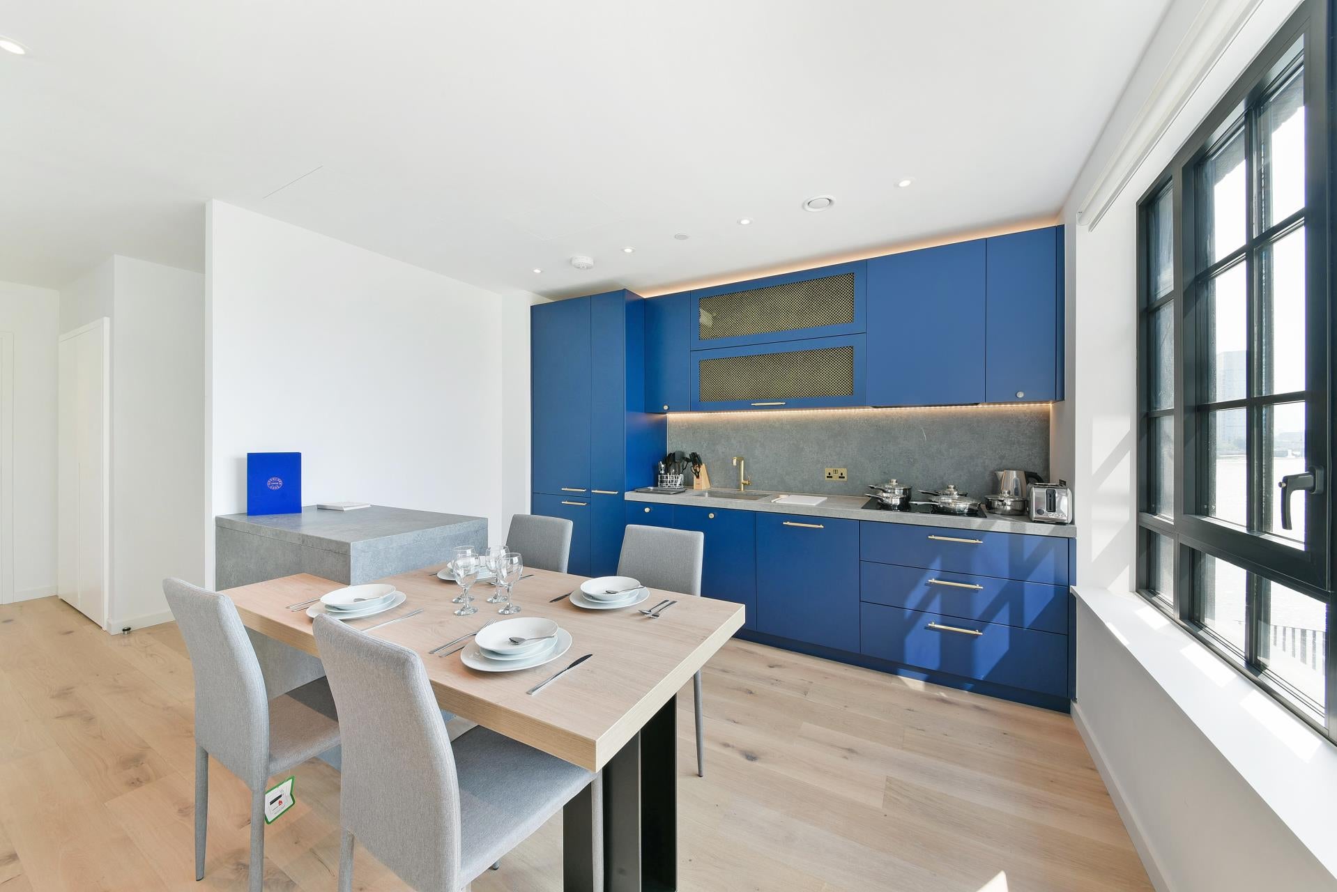 Flat Castle Slip in Greater London