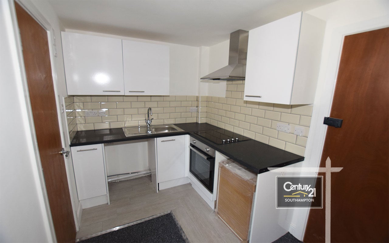 Flat Rockstone Lane in Southampton