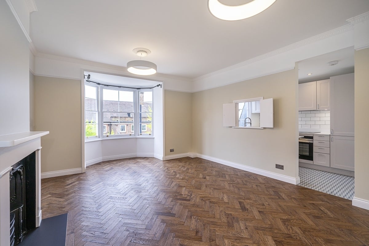 Flat Gloucester Terrace in City of Westminster