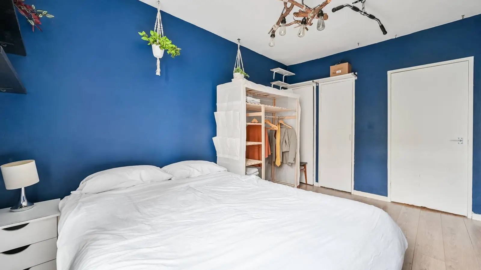 Flat Hackney Road in Greater London