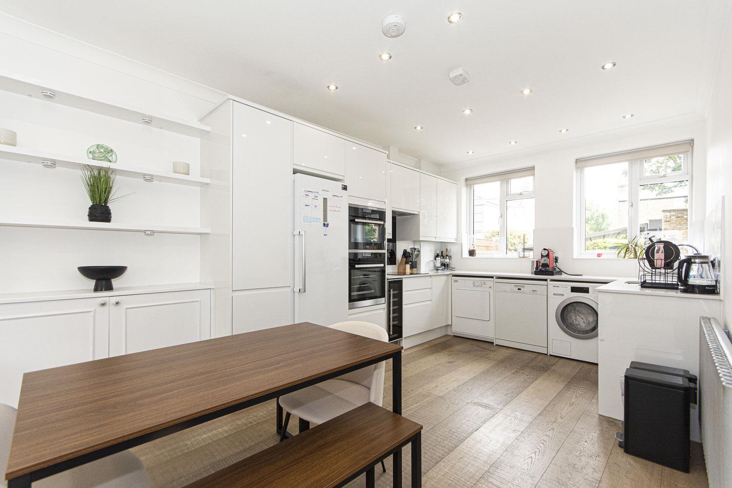 Flat Northcote Road in Greater London