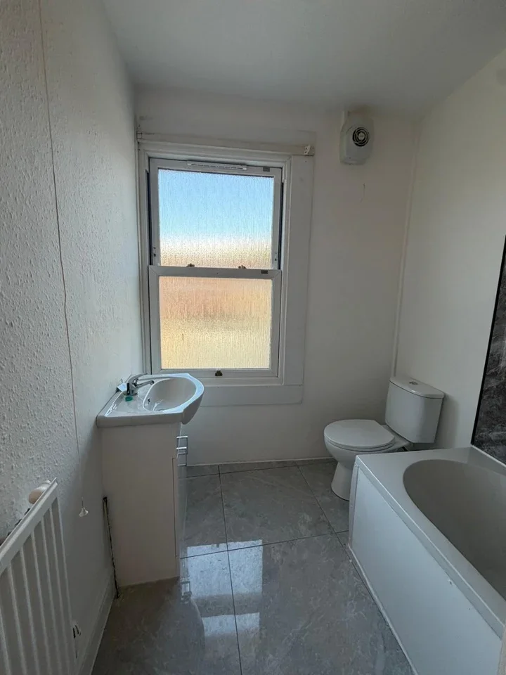 Flat Baker Street in Weston-super-Mare