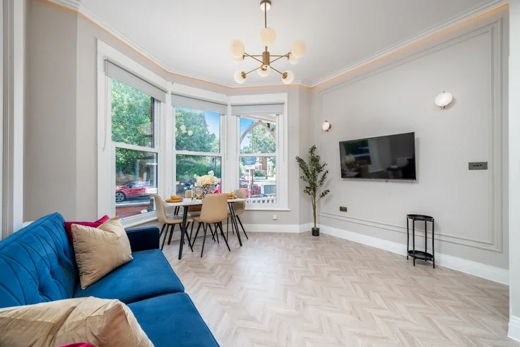 Flat Goldsmith Avenue in Greater London
