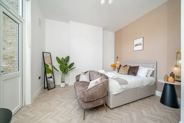 Flat Goldsmith Avenue in Greater London