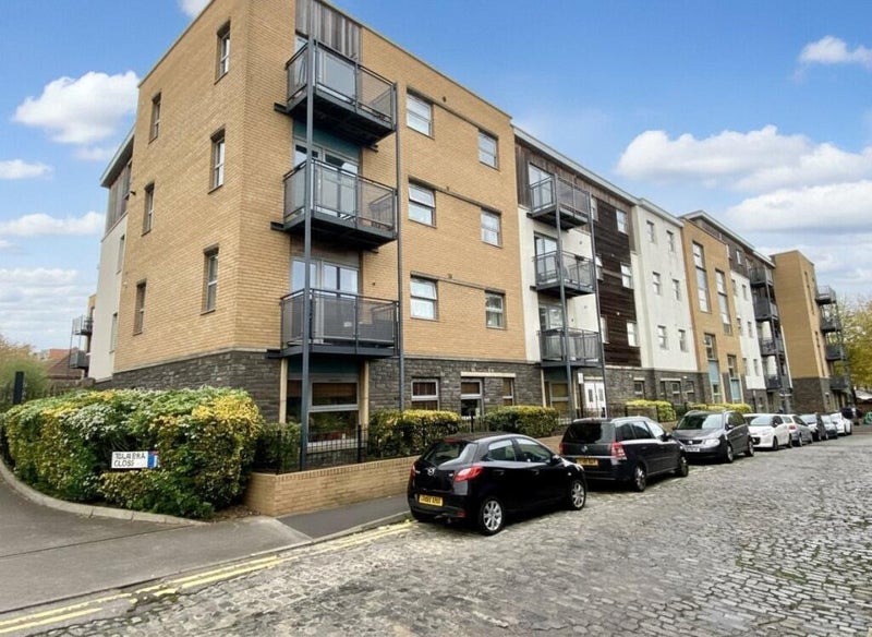 Room Talavera Close in Bristol