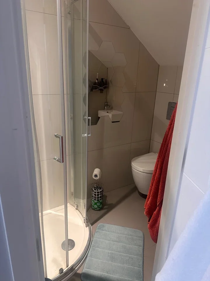 Room Millicent Grove in Greater London