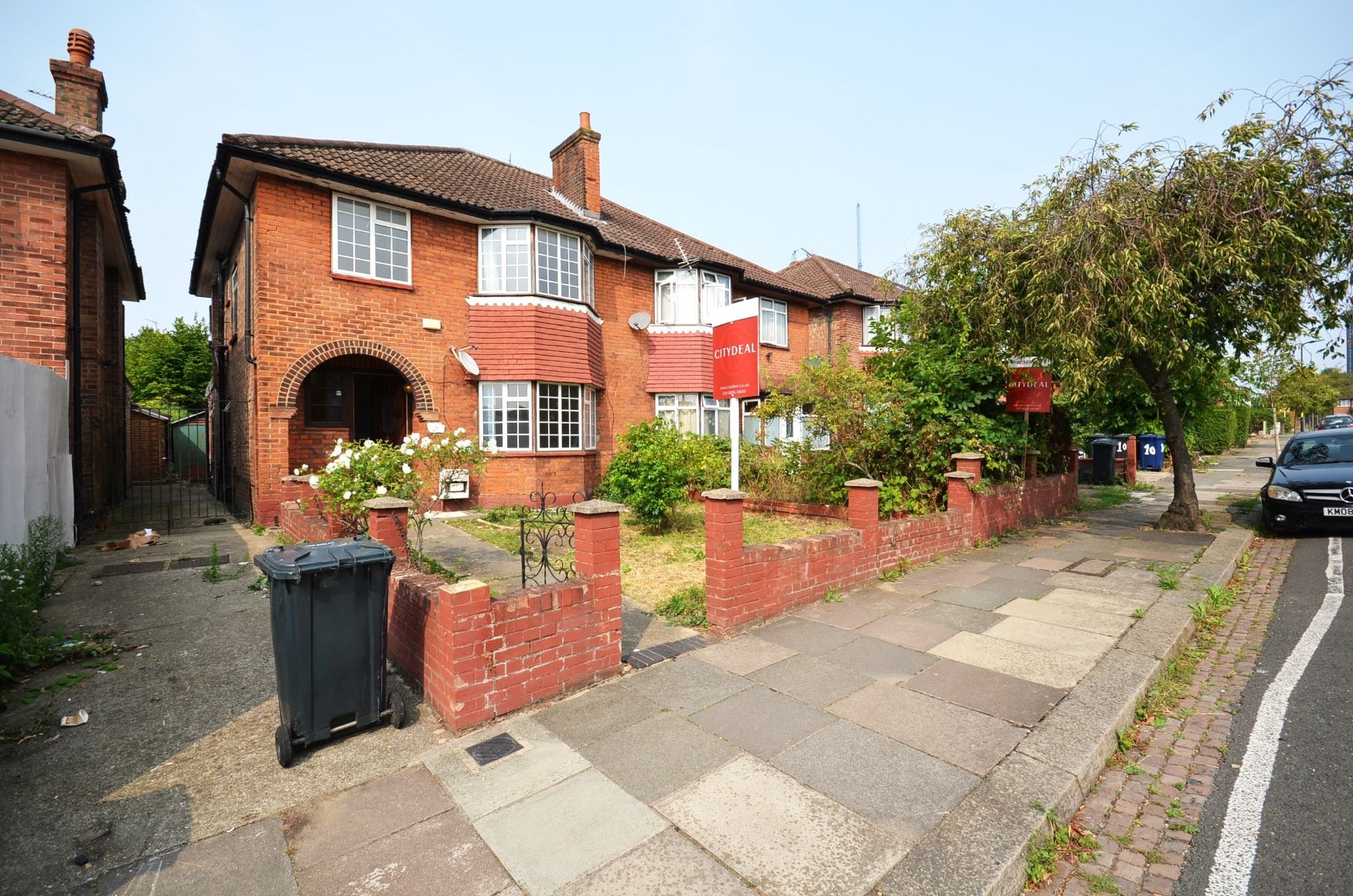 House Friars Way in Greater London