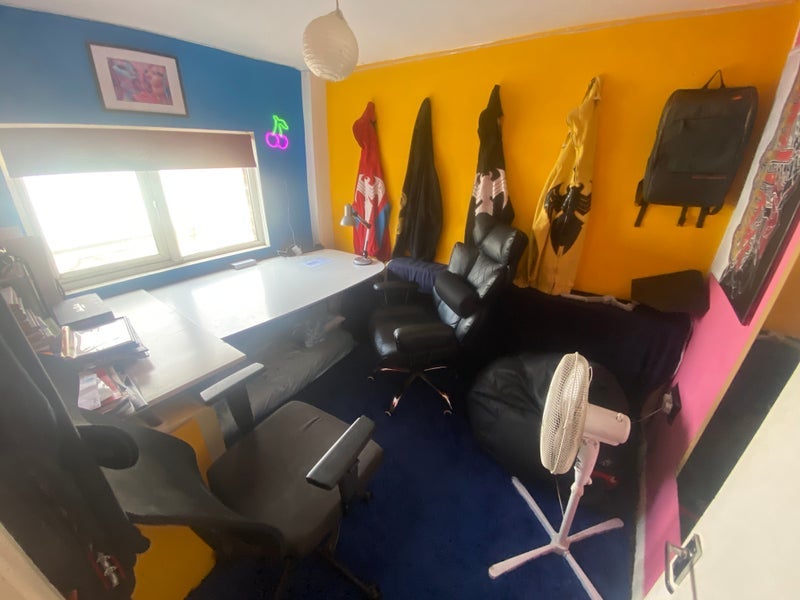Room Barking Road in Greater London