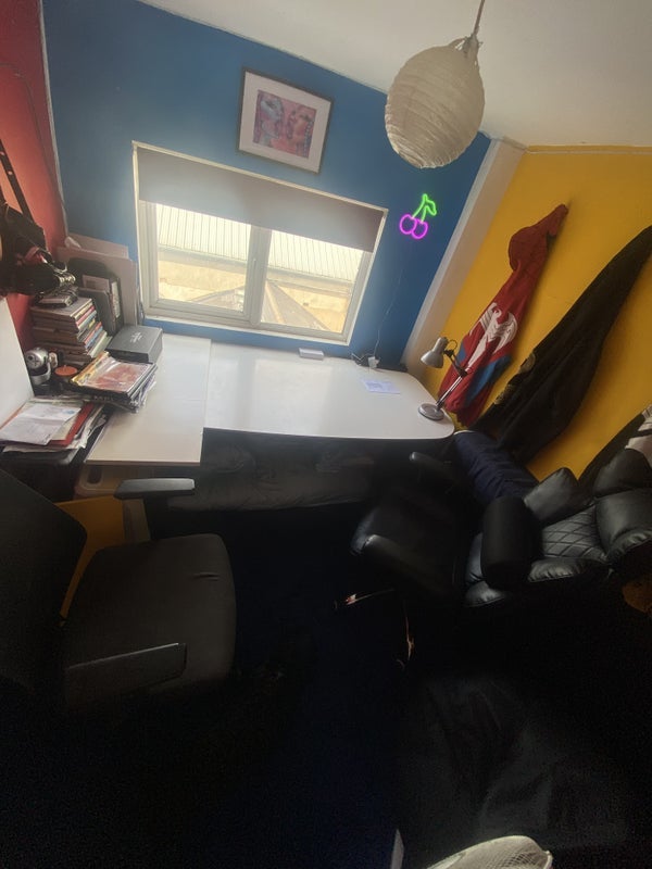 Room Barking Road in Greater London