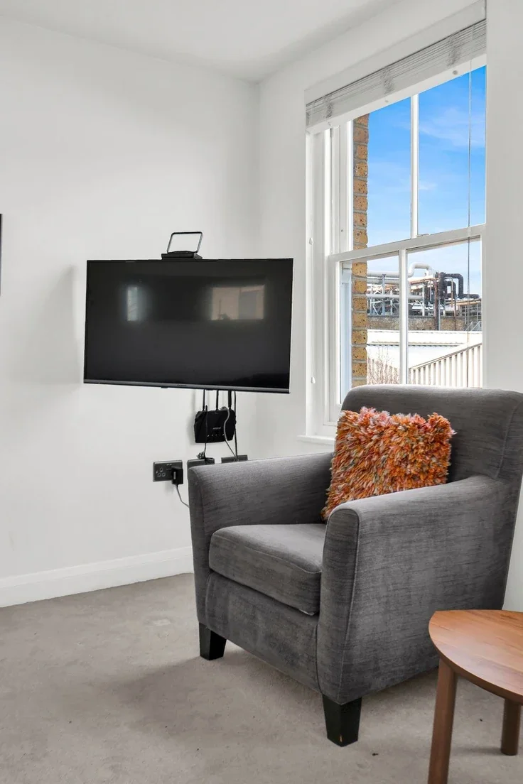 Flat Hanbury Street in Greater London