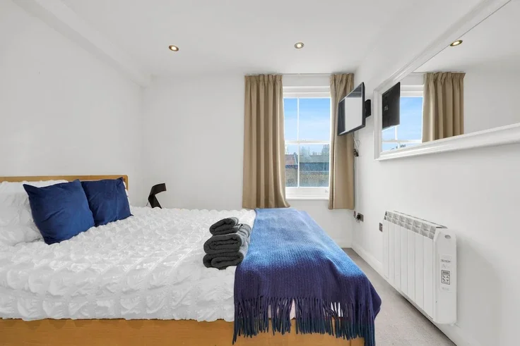 Flat Hanbury Street in Greater London