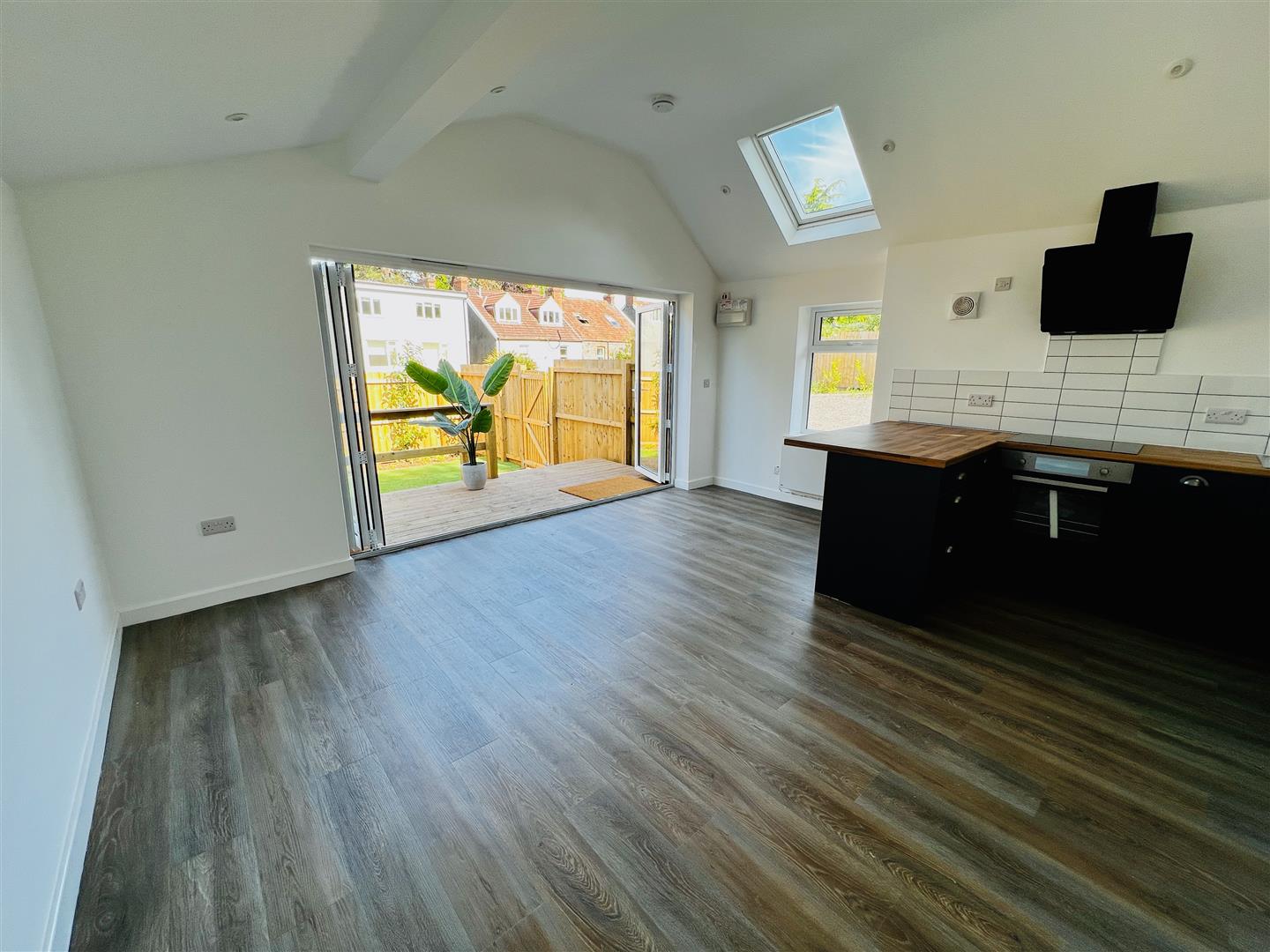 Flat Overnhill Road in Downend and Bromley Heath