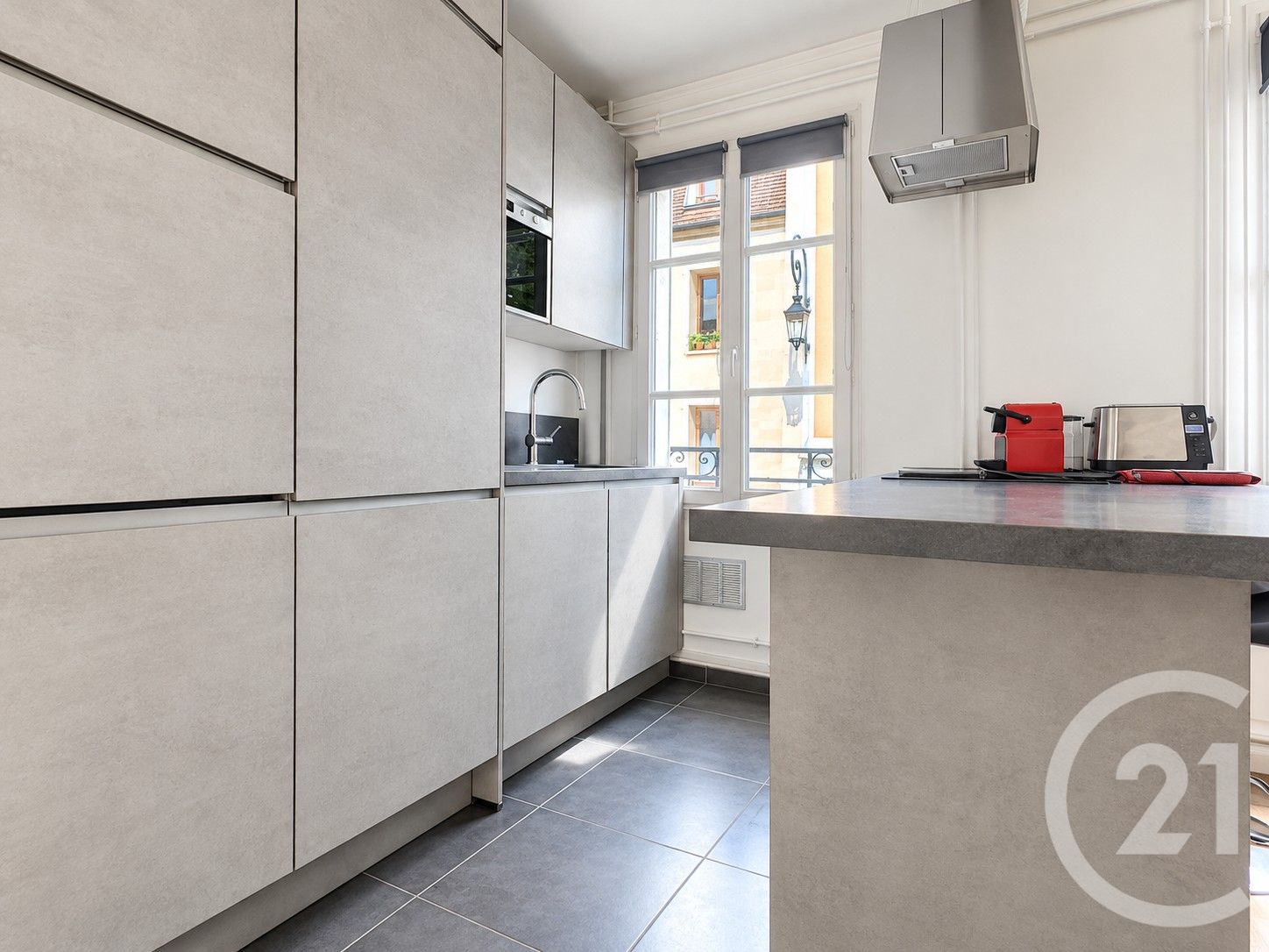 Flat Rue Lucien Voilin in Puteaux