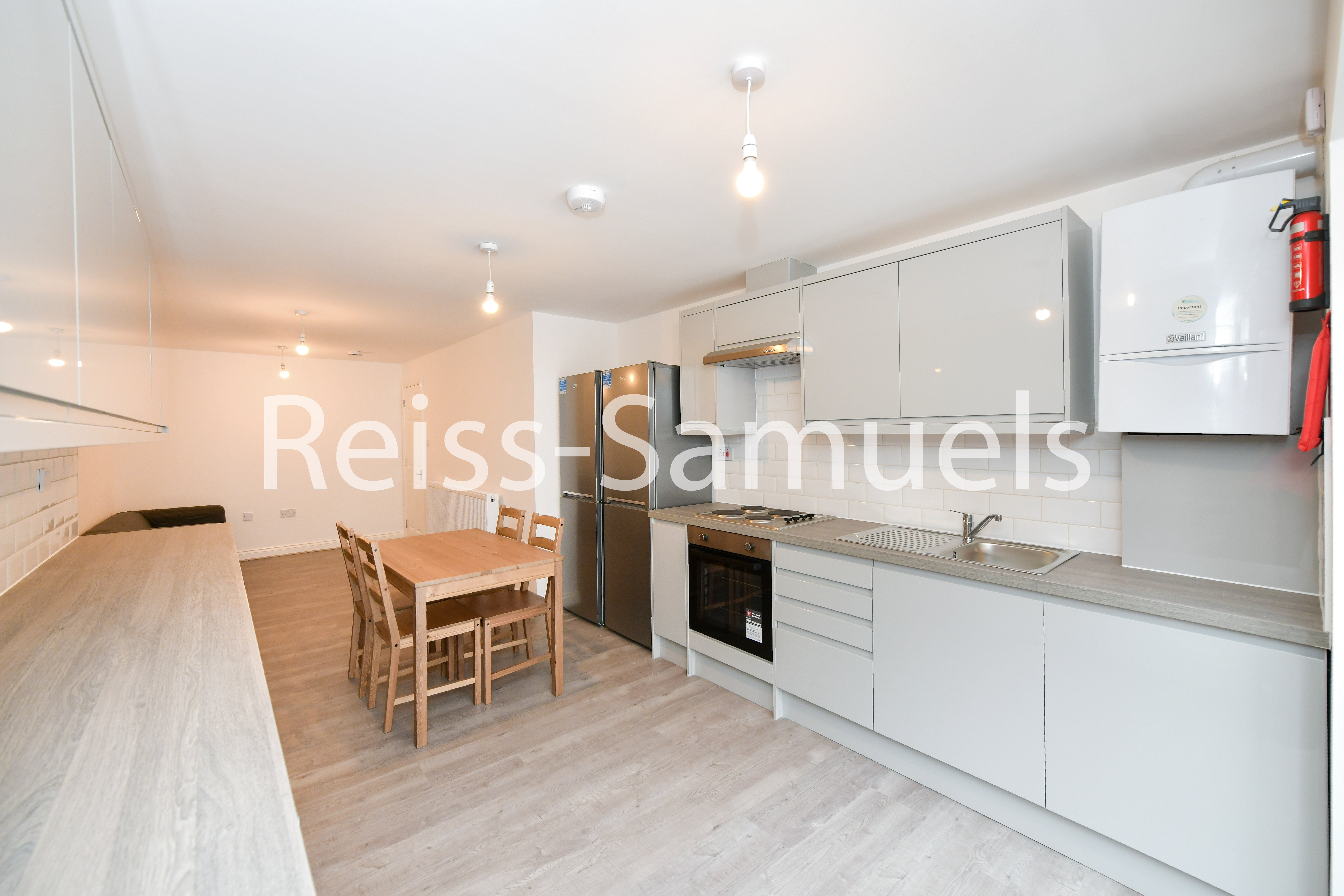 Flat Lockesfield Place in Greater London