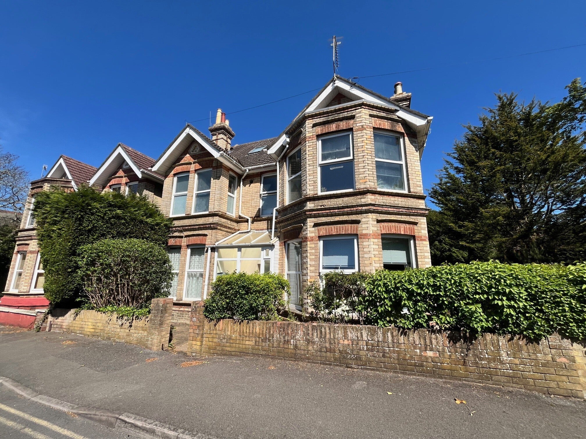 Flat Kingsbridge Road in Poole